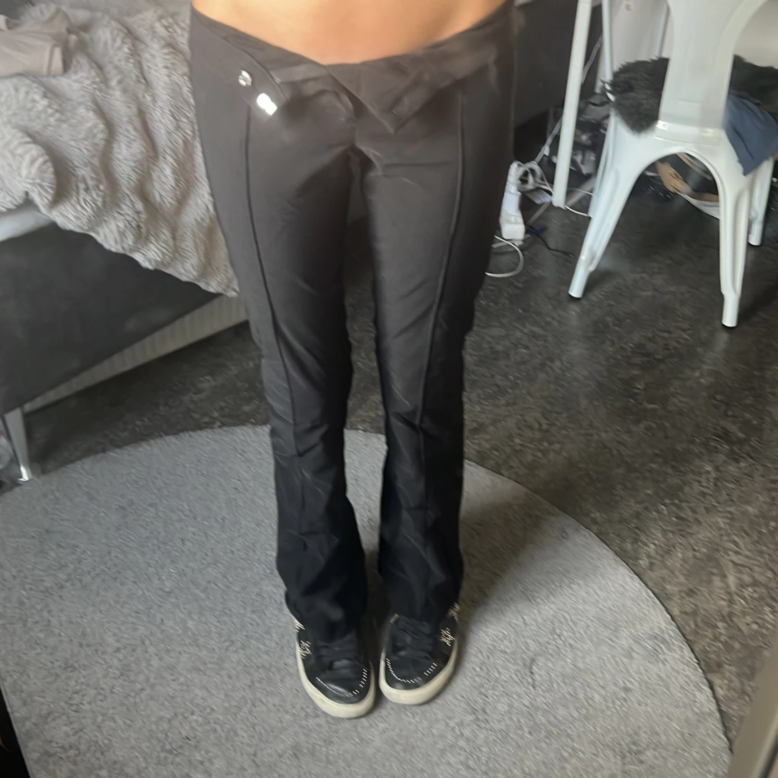 Svarta bootcut-kostymbyxor från H&M Divided