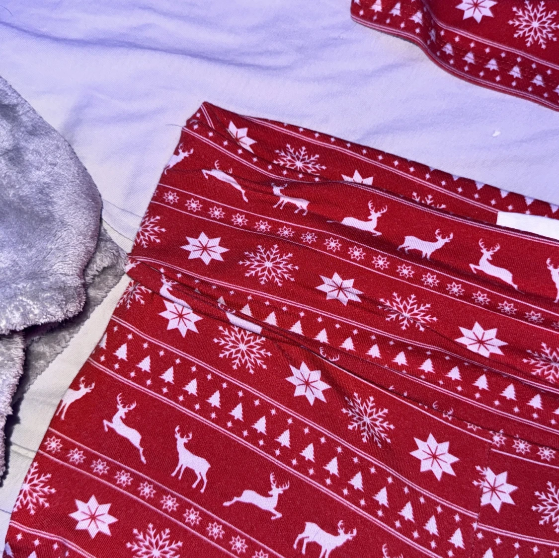 Röd julig linnetopp med spets - 3