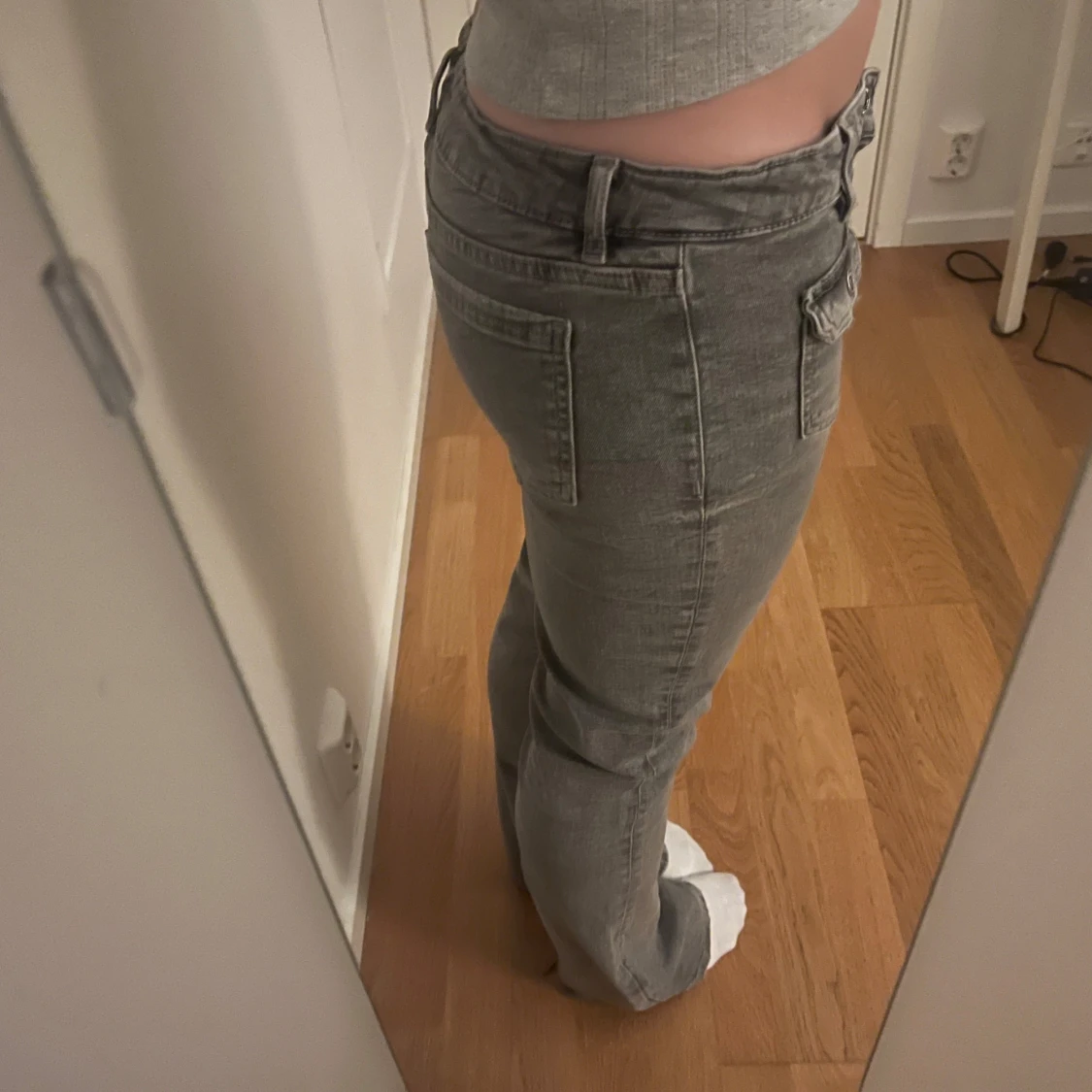 Grå bootcut jeans - 1