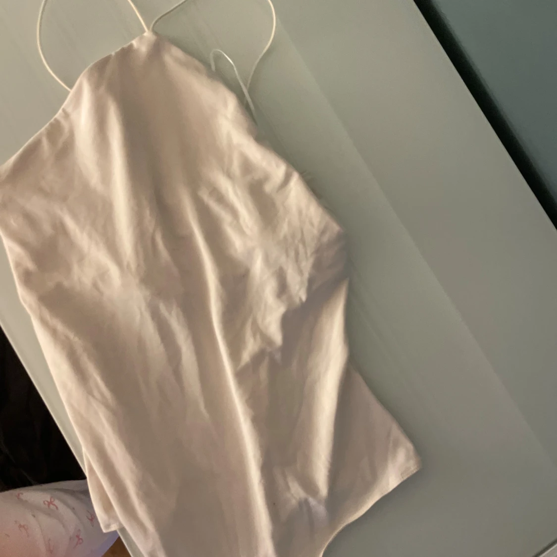 Beige linnetopp från H&M med tunna band