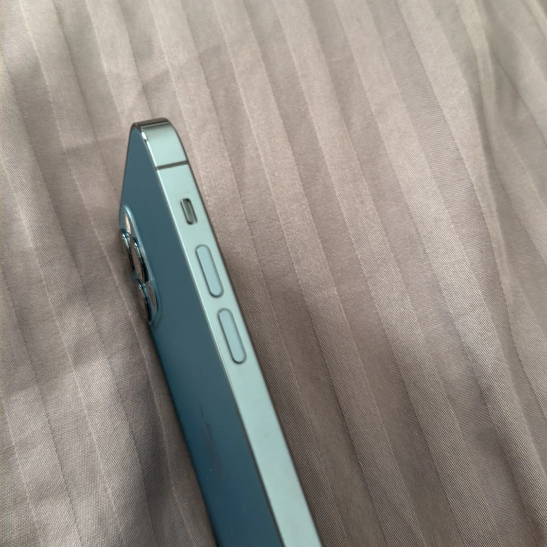 iPhone 13 pro - 2