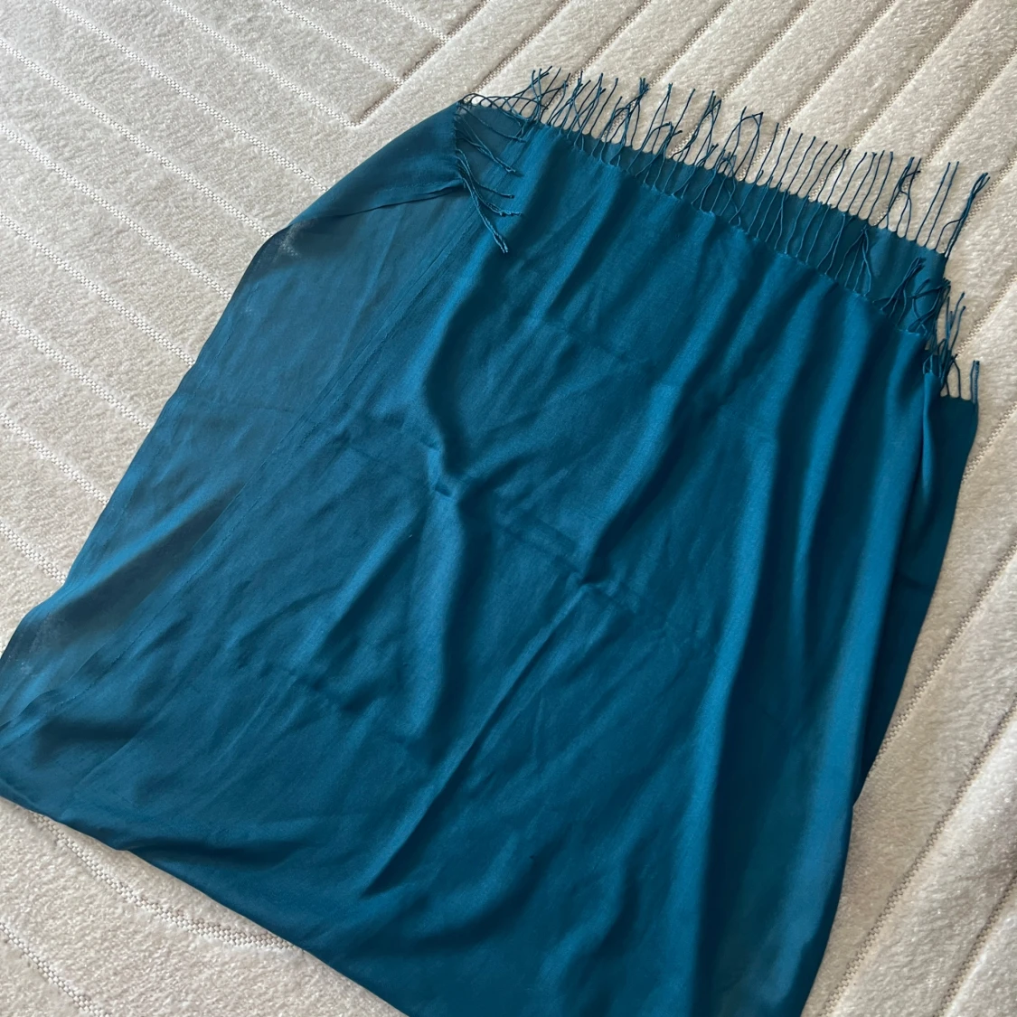 Petrolblå sjal med fransar - 4