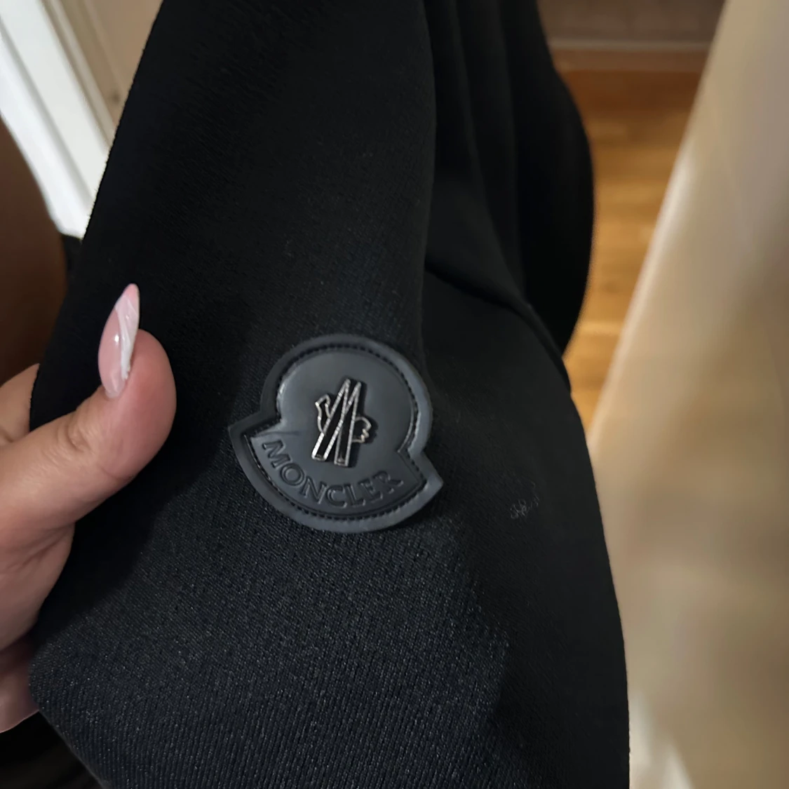 Svart cardigan från Moncler1:1 priset är ej hugget i sten.  - 3