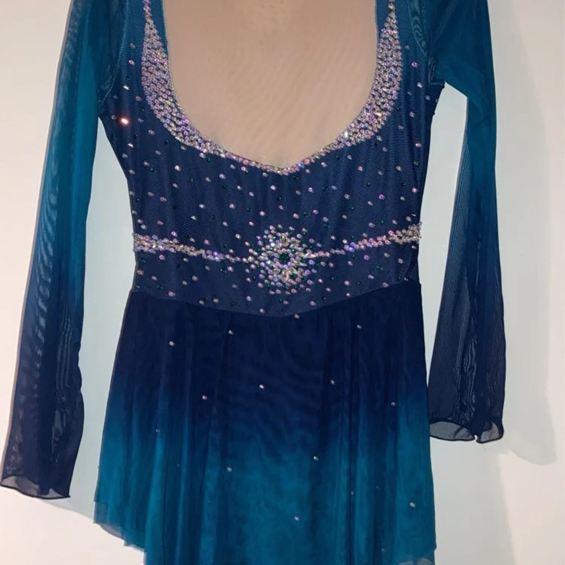 Blå glittrig konståkningsklänning - 3