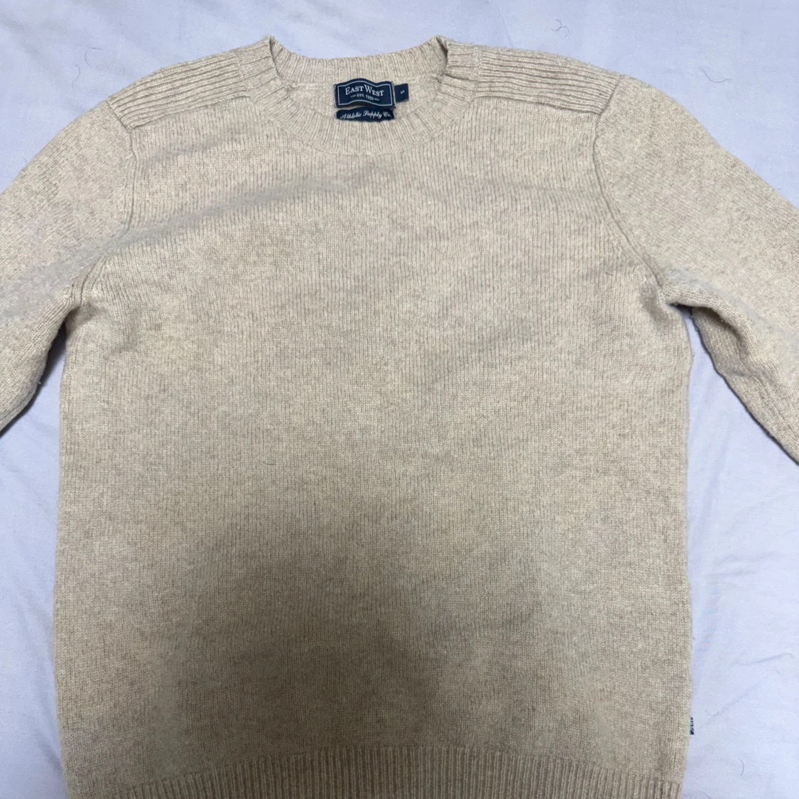 Beige stickad tröja från East West - 2