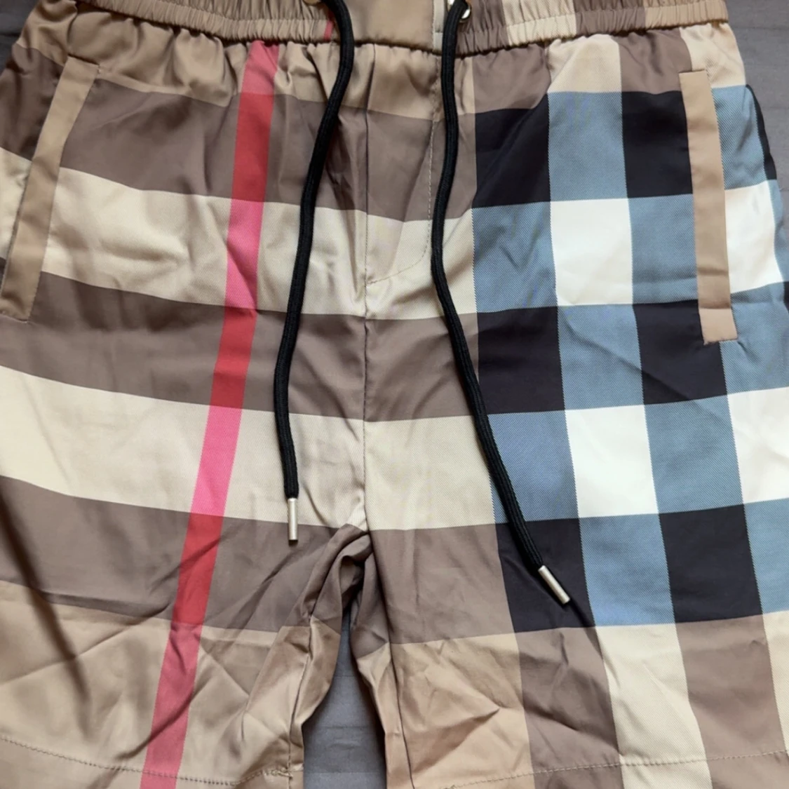 Rutiga shorts med snörning - 2