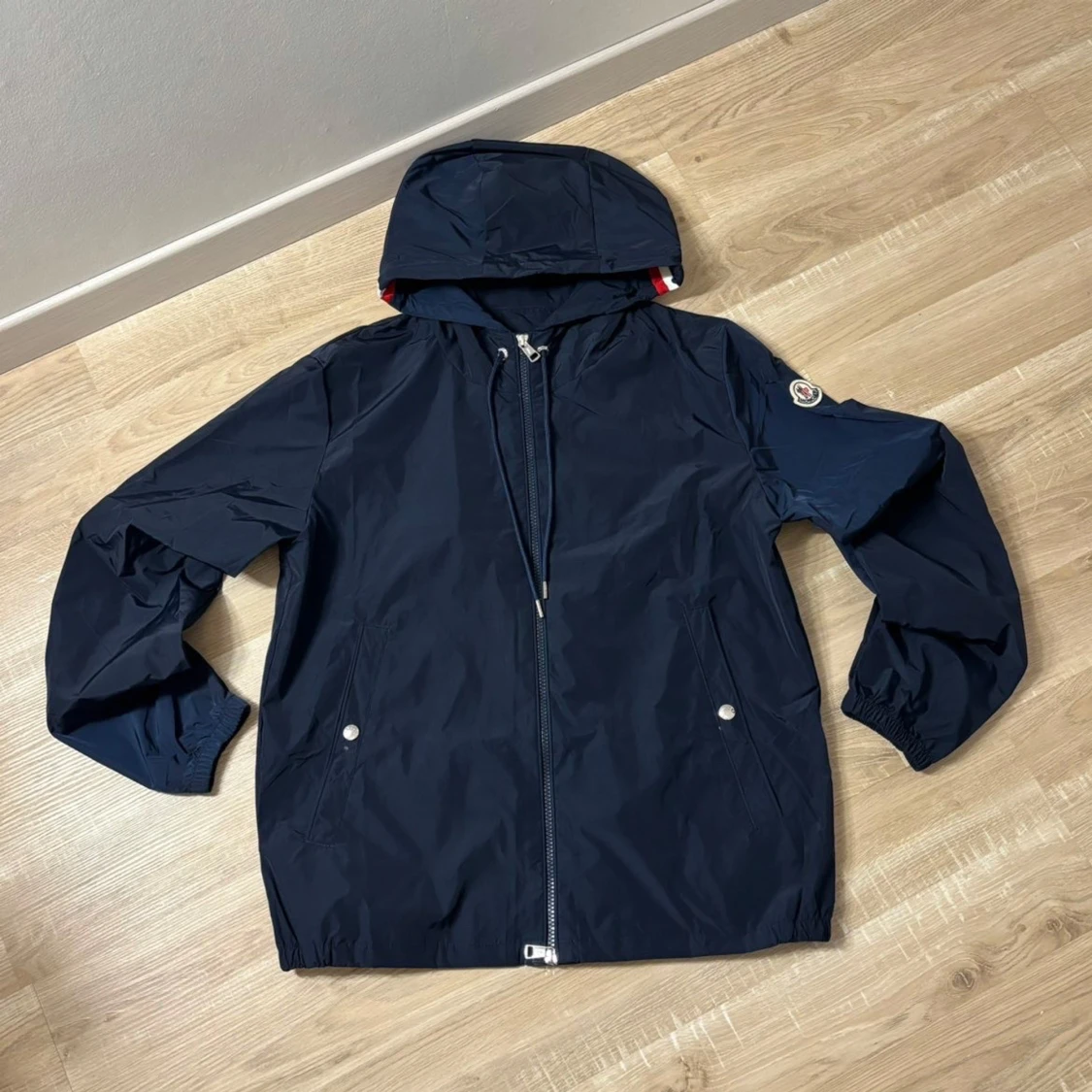 Mörkblå vindjacka från Moncler