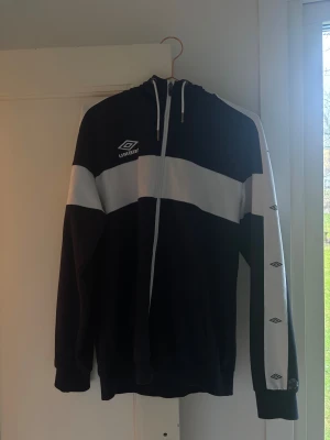 Umbro dress - Umbro dress knappt använd.