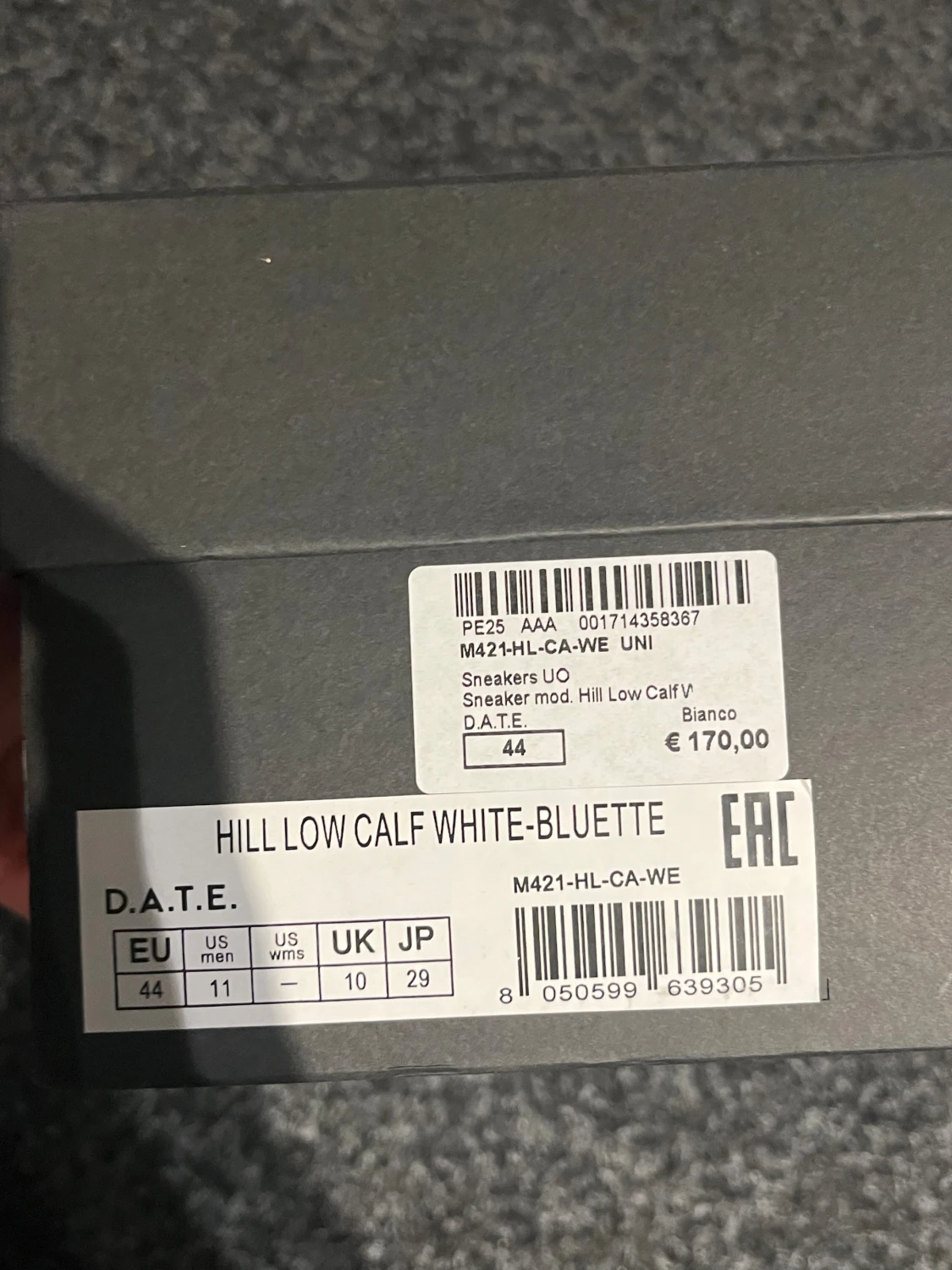 Vita sneakers från D.A.T.E. med blå detaljer - 4