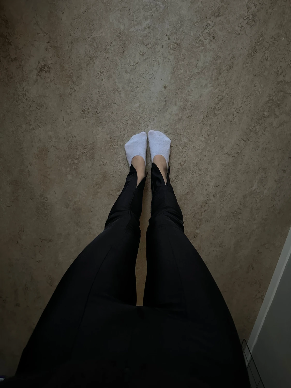 Svarta byxor med slits