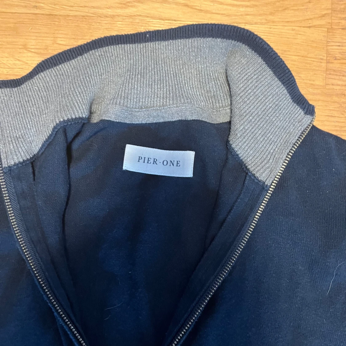 Mörkblå ziptröja från Pier One - 3