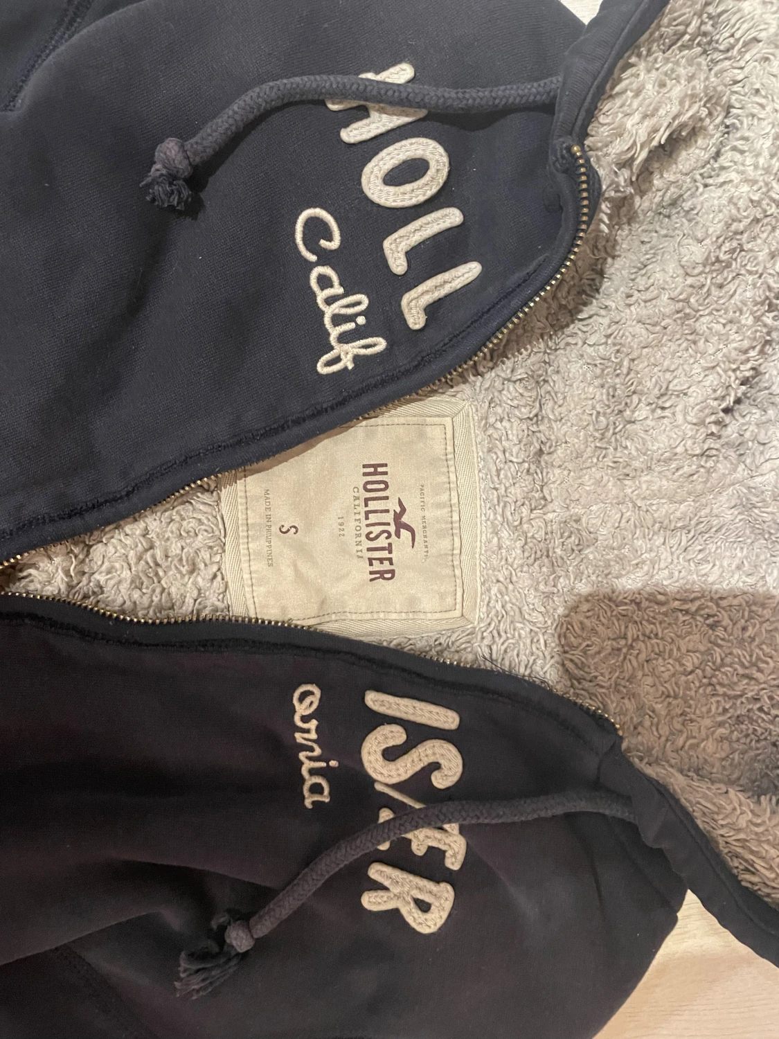 Hollister zip hoodie - 1