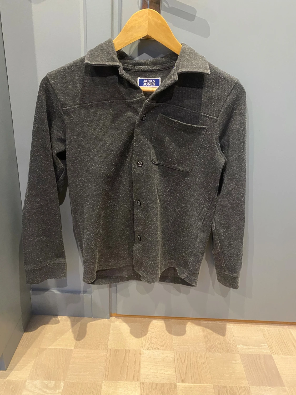 Mörkgrå overshirt från Jack & Jones - 1