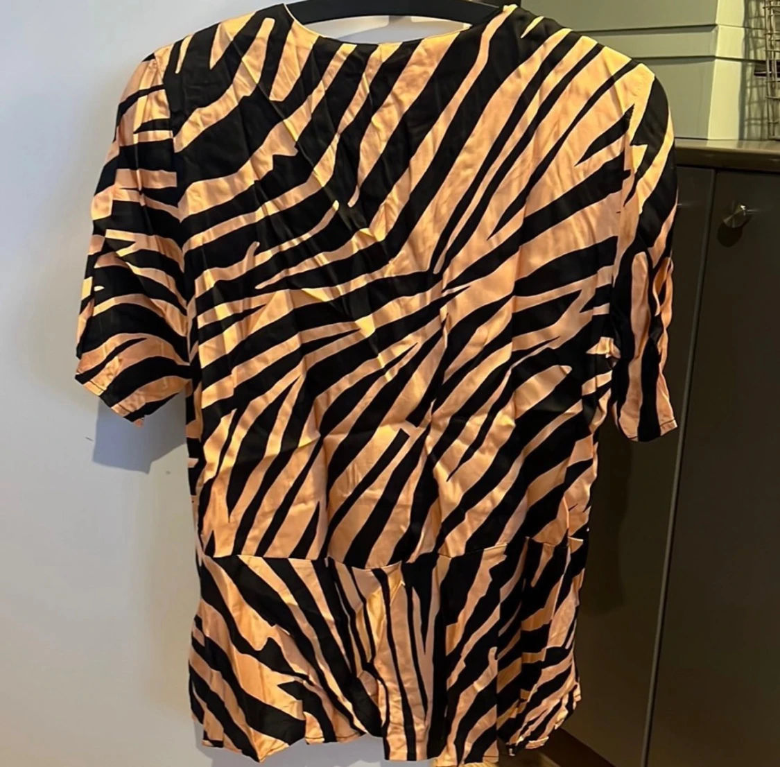 Zebramönstrad blus från InWear - 2