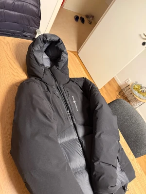 Sail racing jacka - Helt ny sail racing jacka köpt i johnells kvitto finns. 