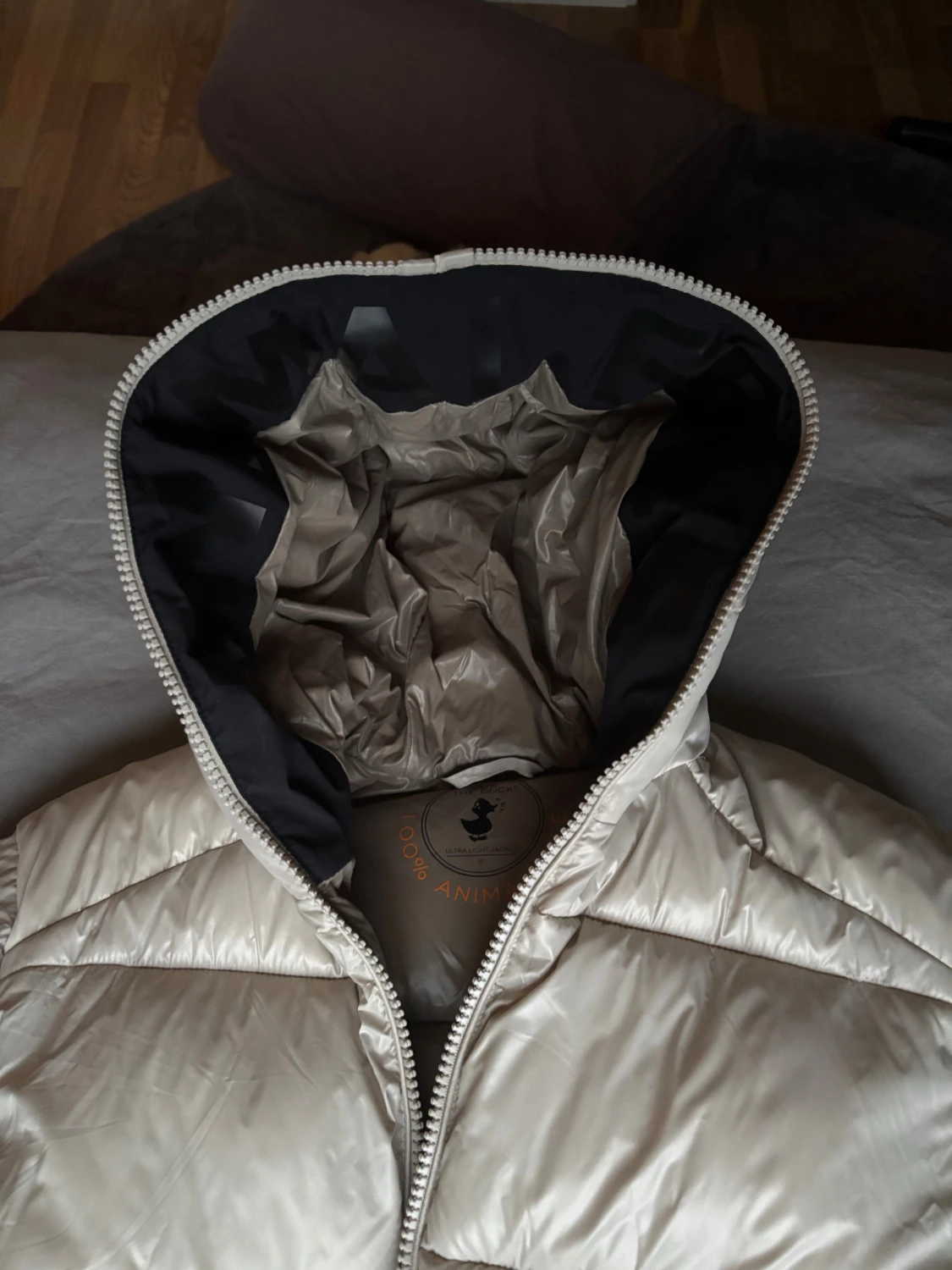 Beige pufferjacka från Save The Duck Storlek S - 6