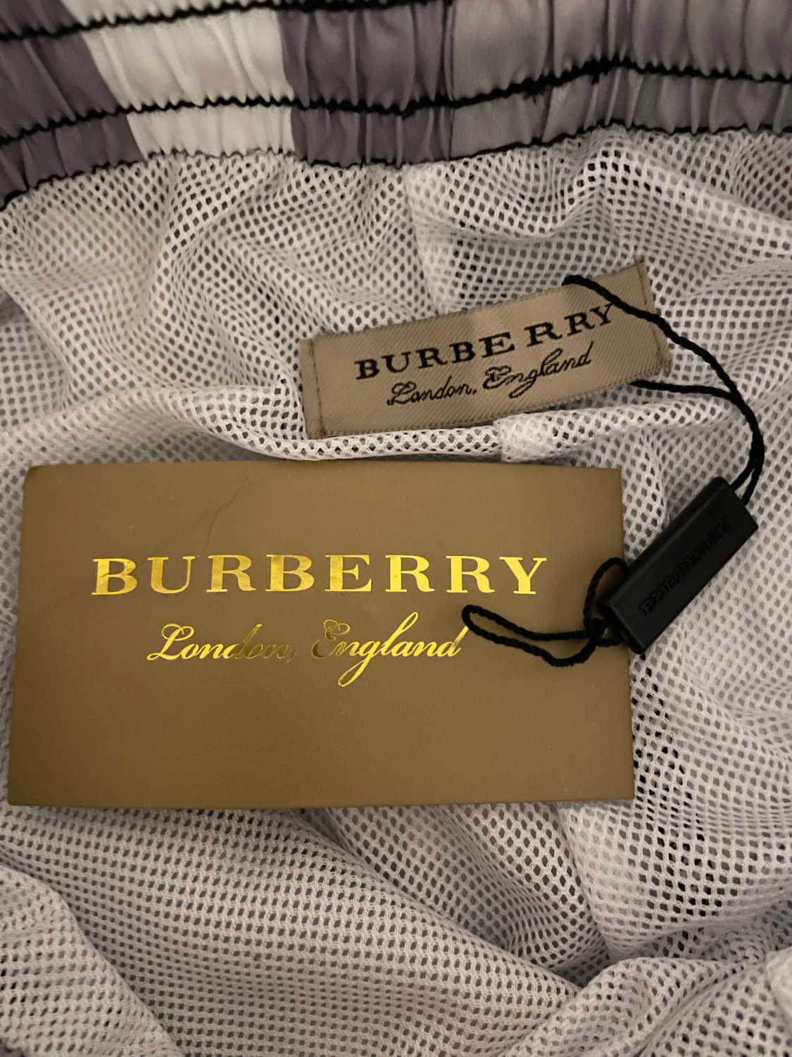 Rutig Burberry badshorts med snörning - 2