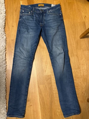 Jack&Jones jeans slim-fit - Modell: slim Glenn.  Skick: 8,5/10. Pris:99kr
