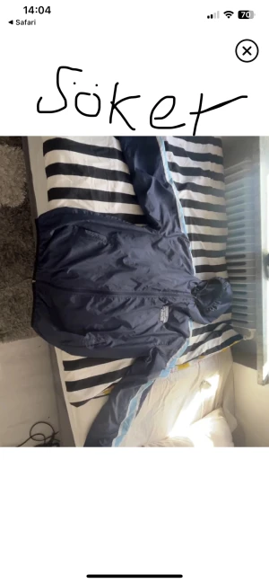 Söker norra läktaren Malmö vind jacka  - Skriv gärna om ni har en sån vind jacka till salu köpet direkt 🙏🙏 helst storlek S eller M 
