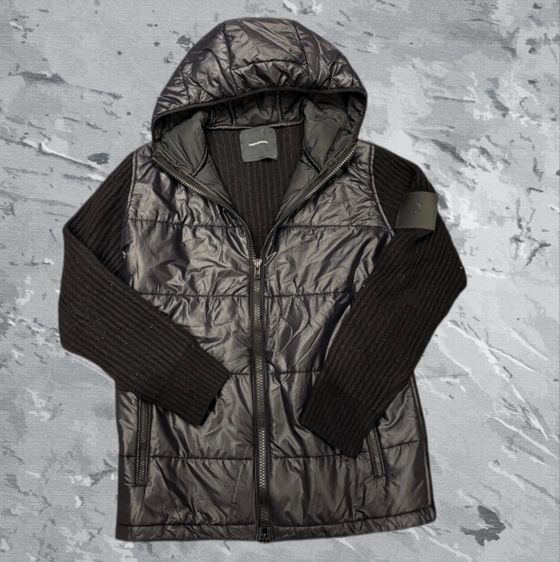 Svart hybridjacka Peak Performance M