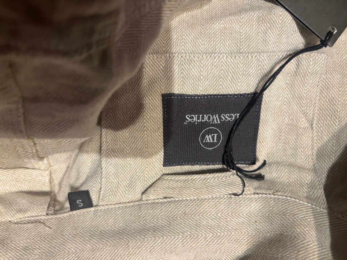 Sandfärgad overshirt från Less Worries - 2