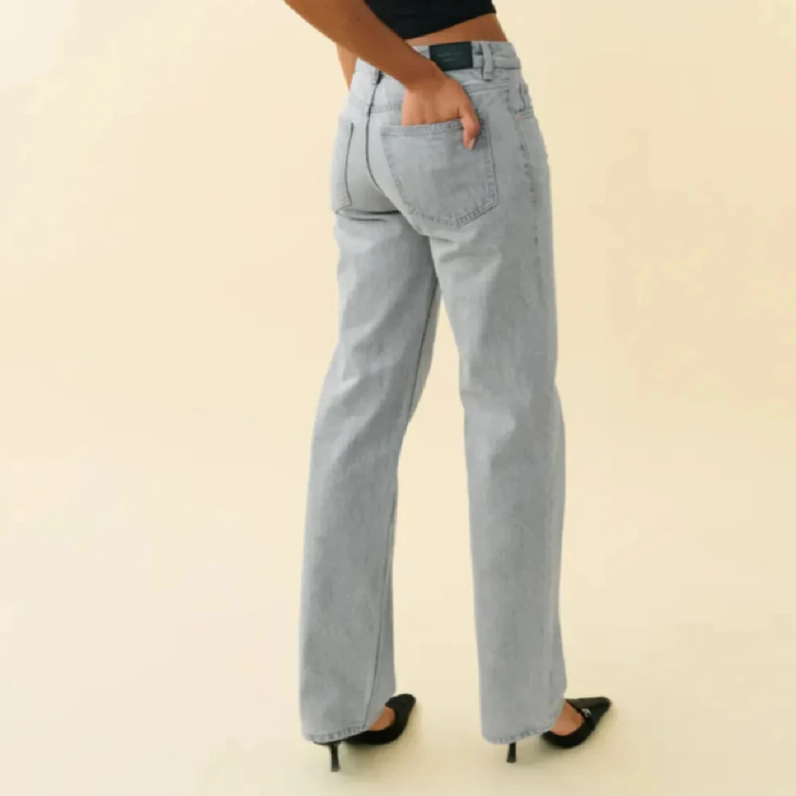 Ljusgrå raka jeans - 1