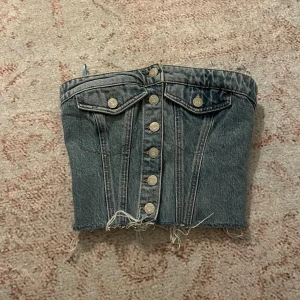 Jeans topp - Sjukt snygg jeans topp från Zara!