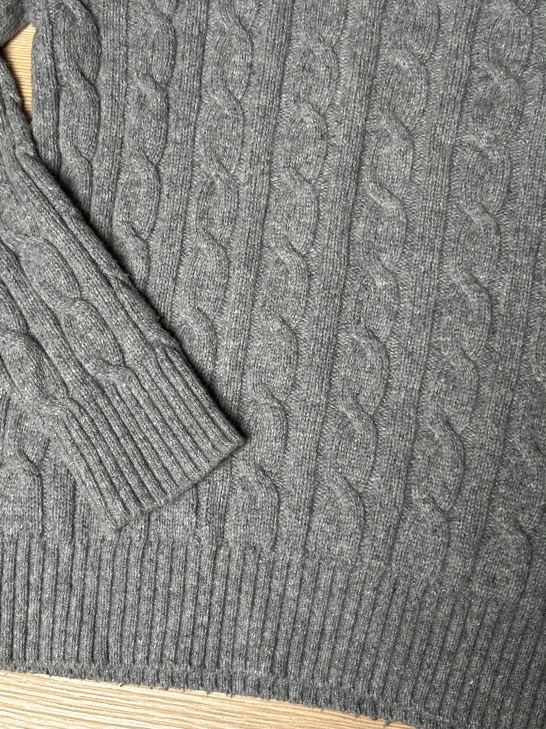 Grå kabelstickad tröja från Gap - 4