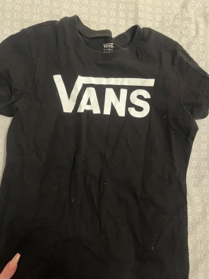 Svart Vans t-shirt  - Jättefint skick!