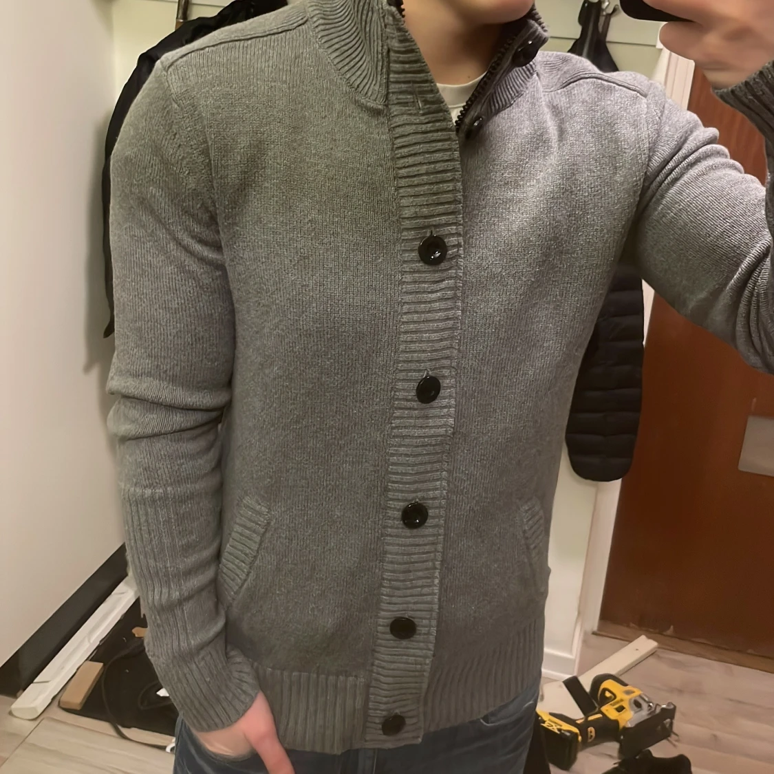 Grå stickad cardigan  - 2
