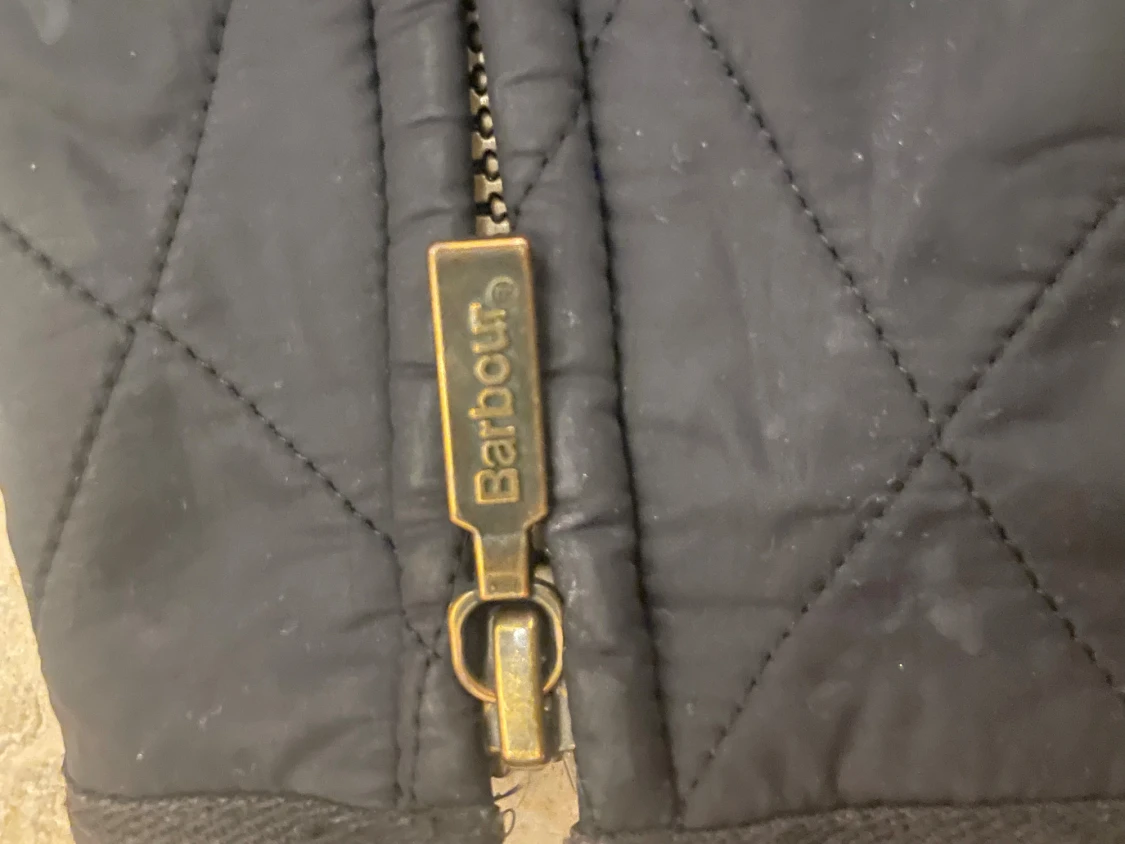 Svart quiltad jacka från Barbour - 3