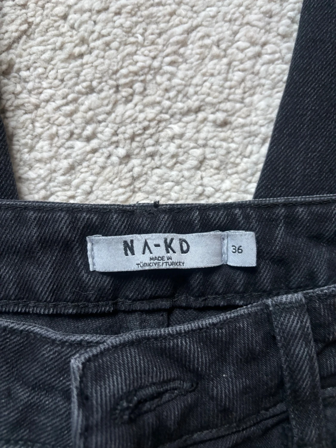 Svarta bootcut jeans från NA-KD - 3