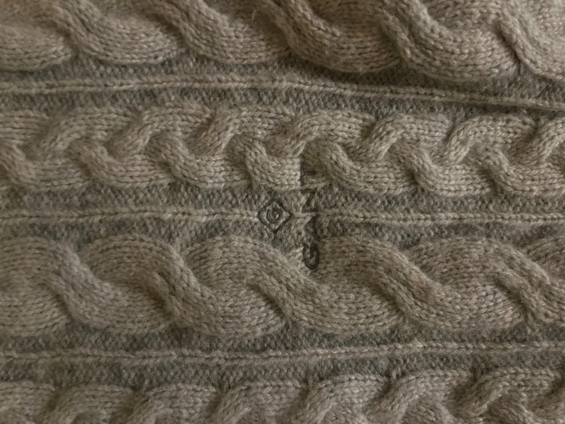 Grå stickad tröja från GANT - 2