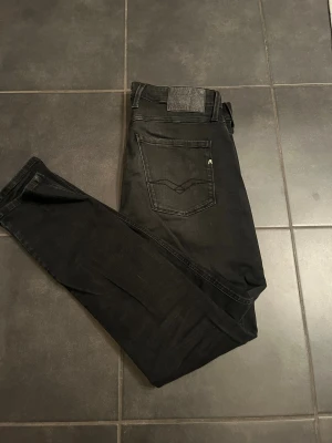 Replay Anbass - Replay Anbass i mycket bra skick. Storlek 32/32