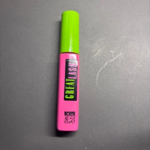 Mascara - Mascara anvönd 2 hhr säljes! Väldigt fint skick och knappt använd