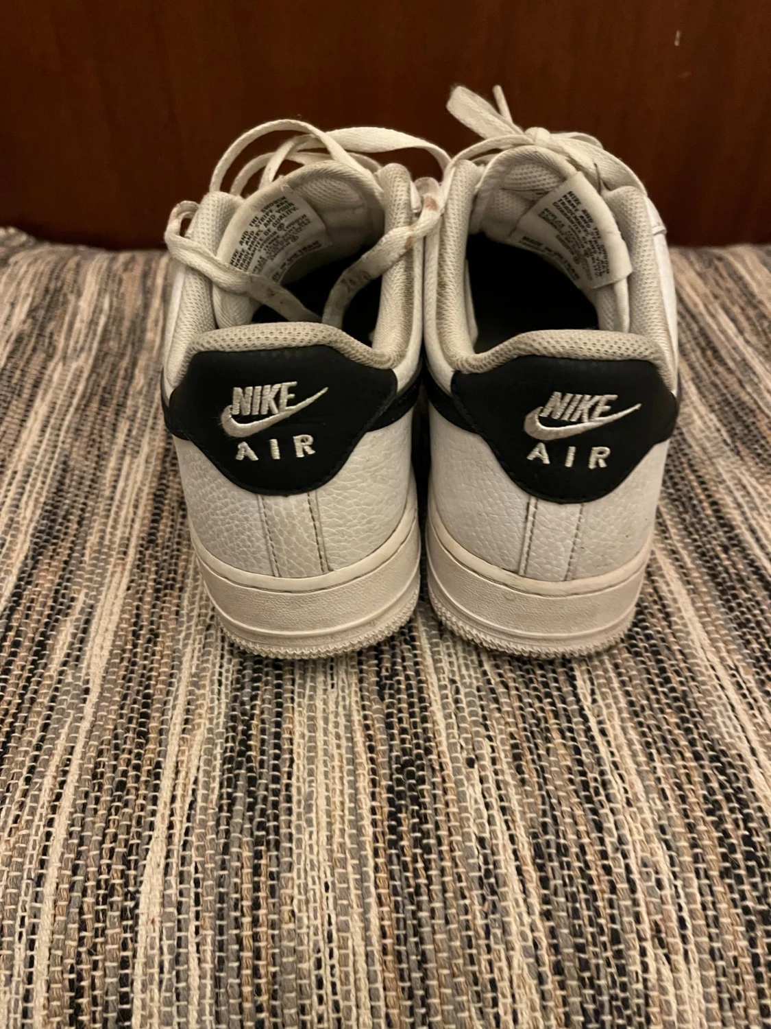 Nike Air Force 1 vita och svarta sneakers - 3