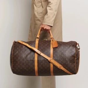 Lv väska söks - Söker lv väska strlk 60-65! Måste va autentisk