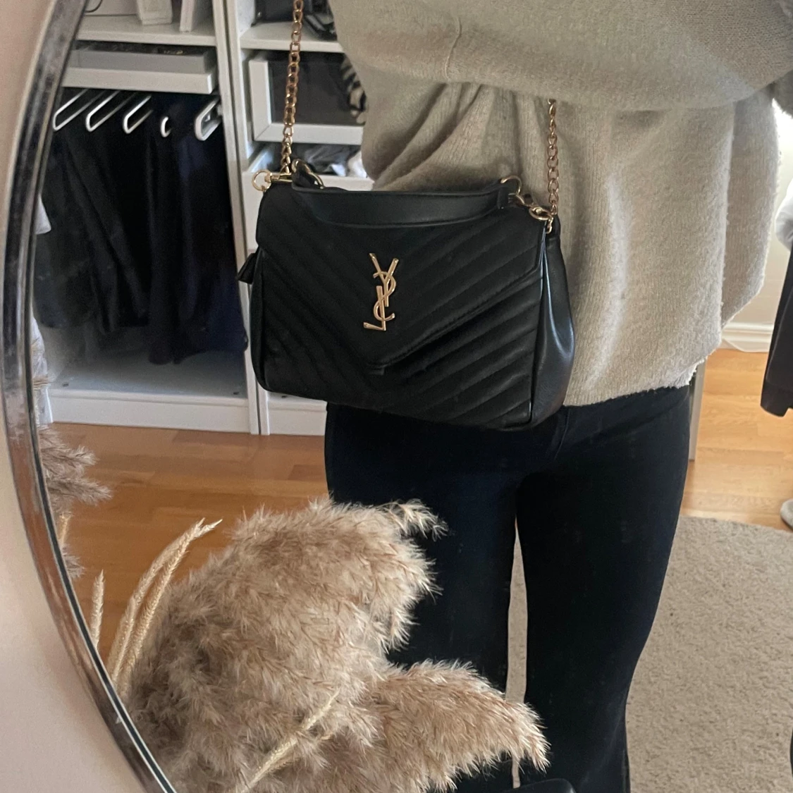 Svart ysl väska  - 3