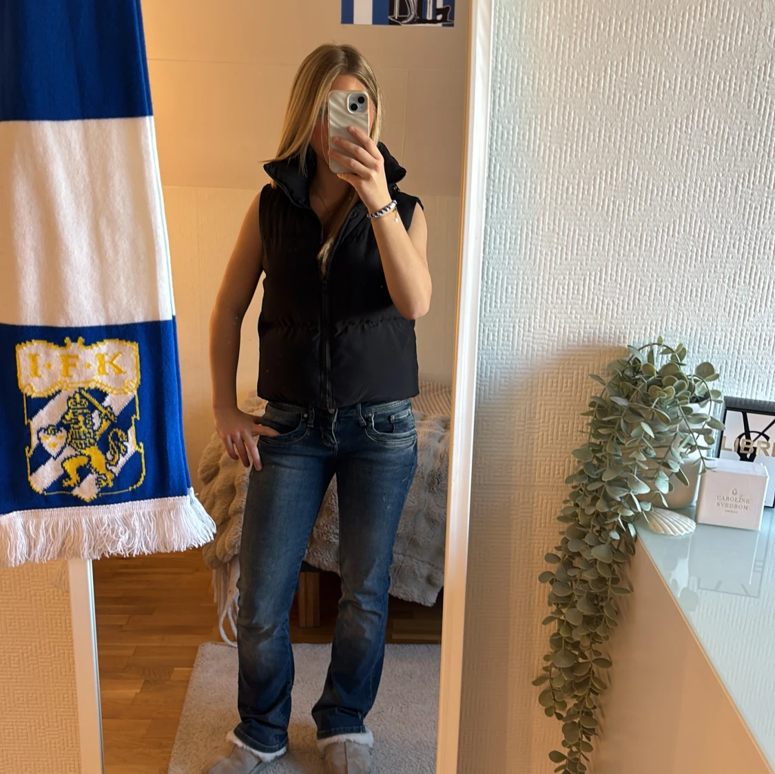 Svart dunväst med hög krage - 2