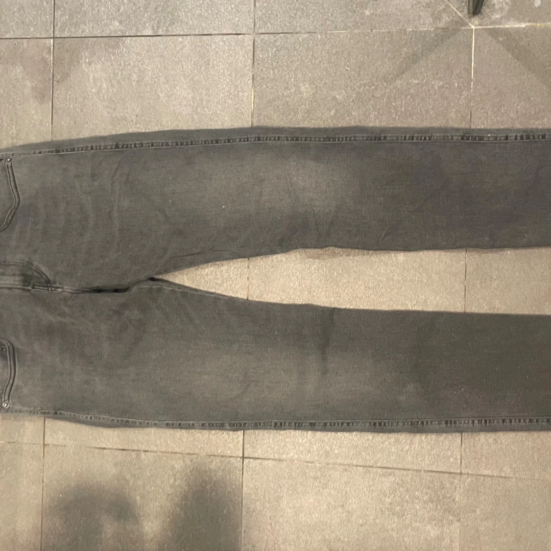 Gråa Replay jeans - 1