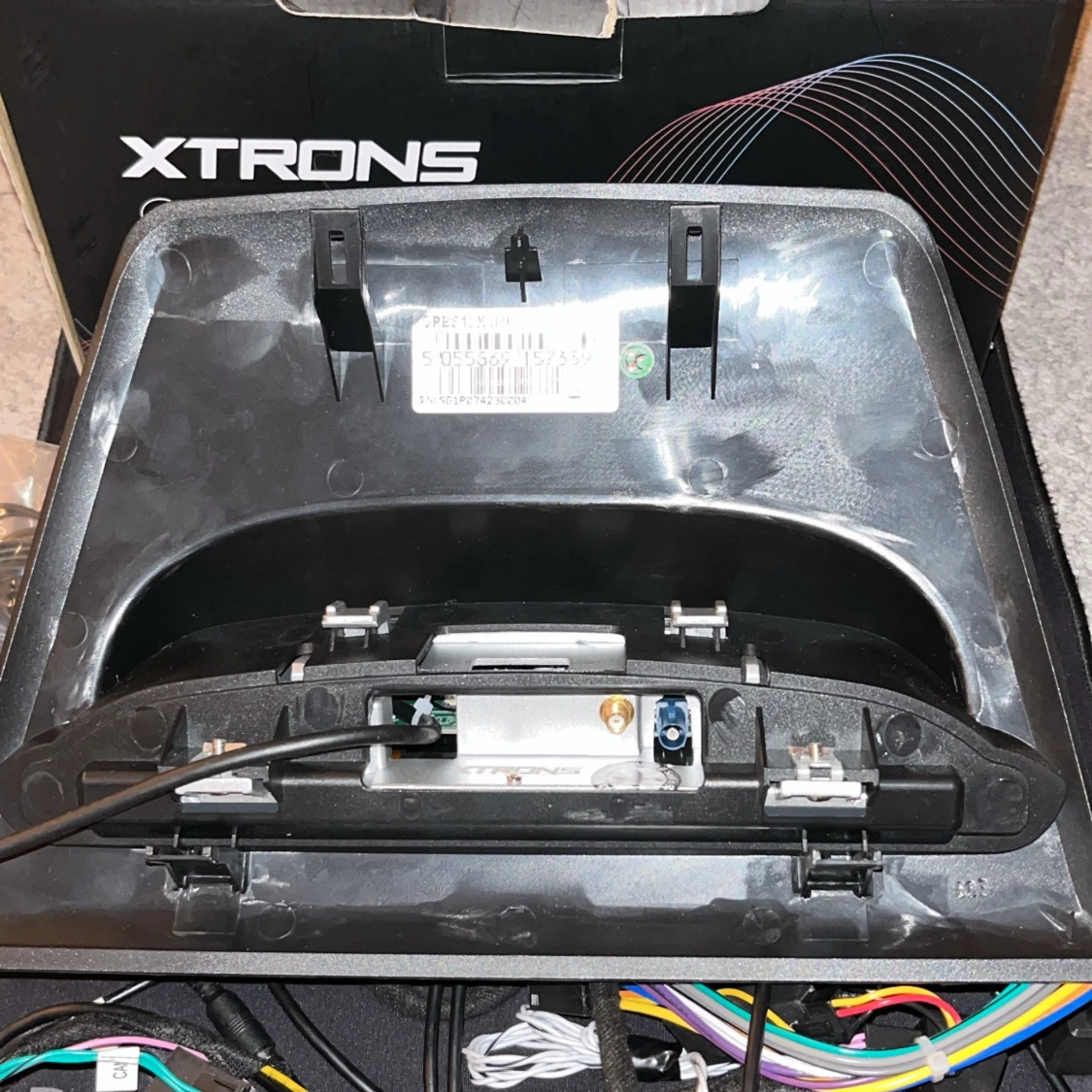 Xtrons BME83-9863B Car Multimedia System - 3