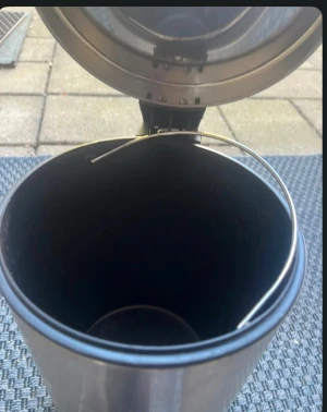 Soptunna  - Soptunna super fin har använt den i 1-2 månader