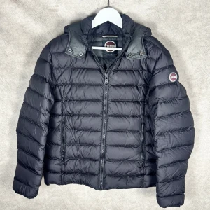 Colmar Jacka | S - Colmar dunjacka | Grymt skick! | Storlek 48 | Modellen är 185 och väger 65kg | INGA BYTEN | Fraktar spårbart eller möts upp i Täby