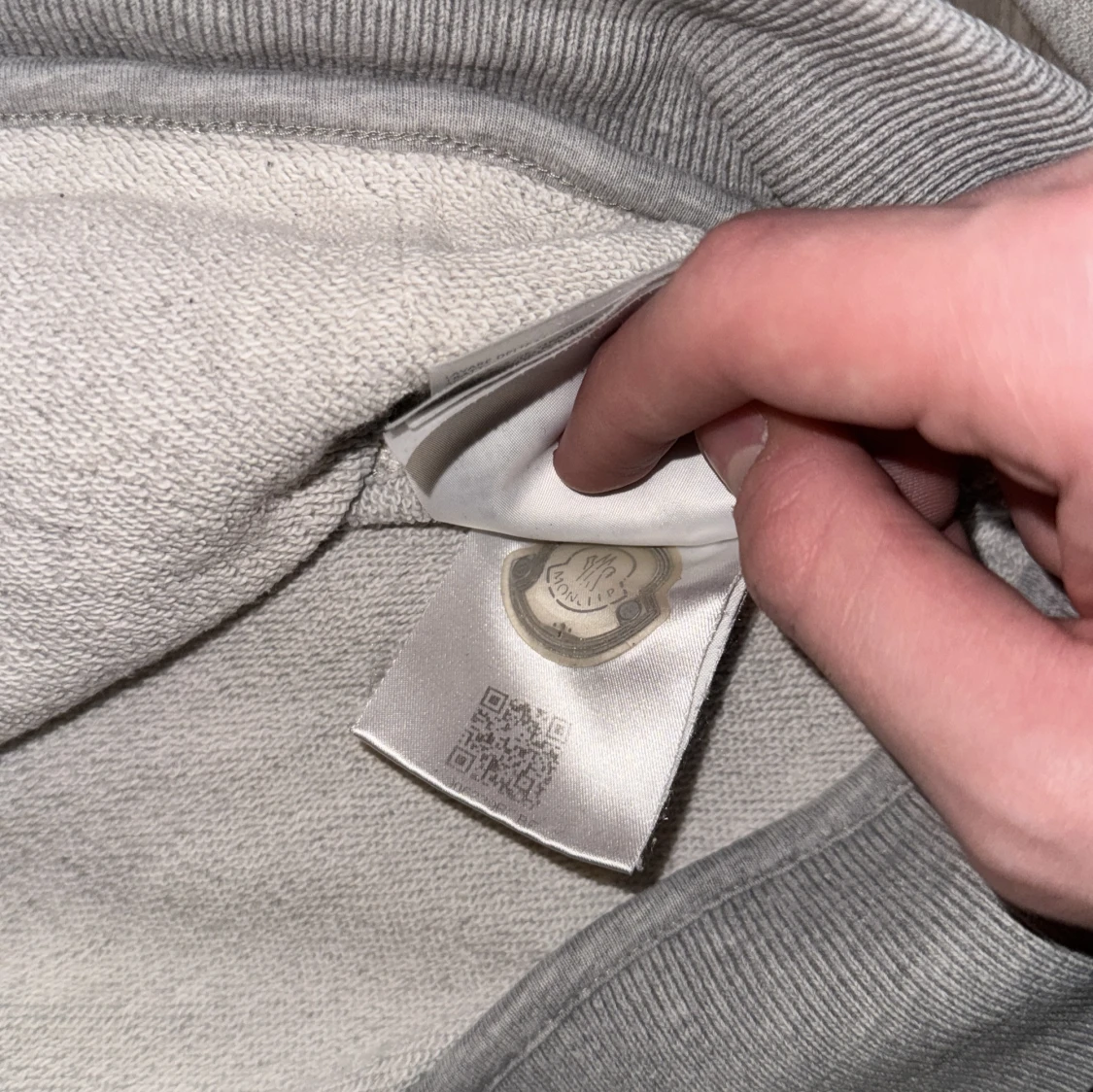 Grå kofta från Moncler - 2