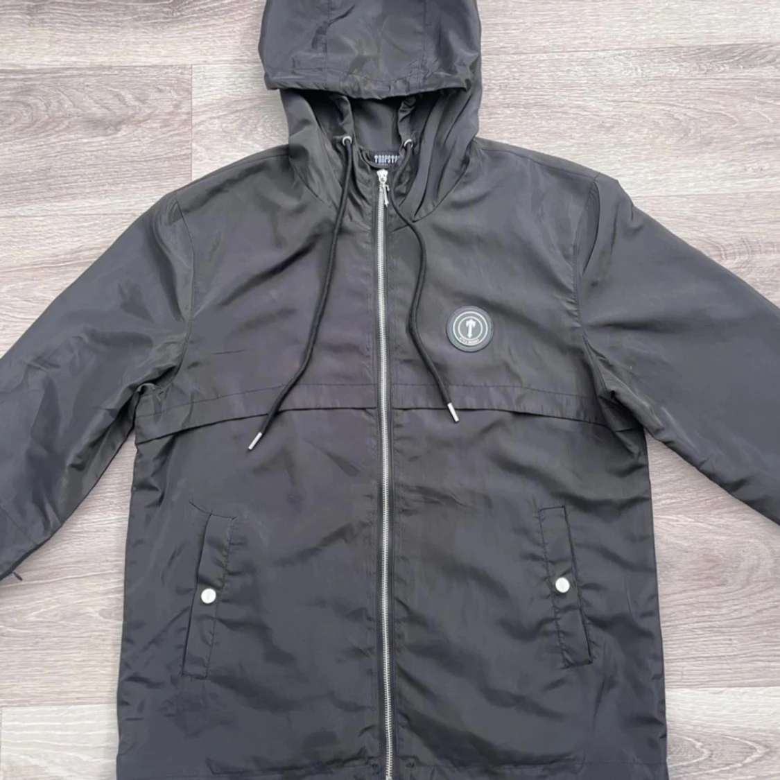 Svart vindjacka från Trapstar