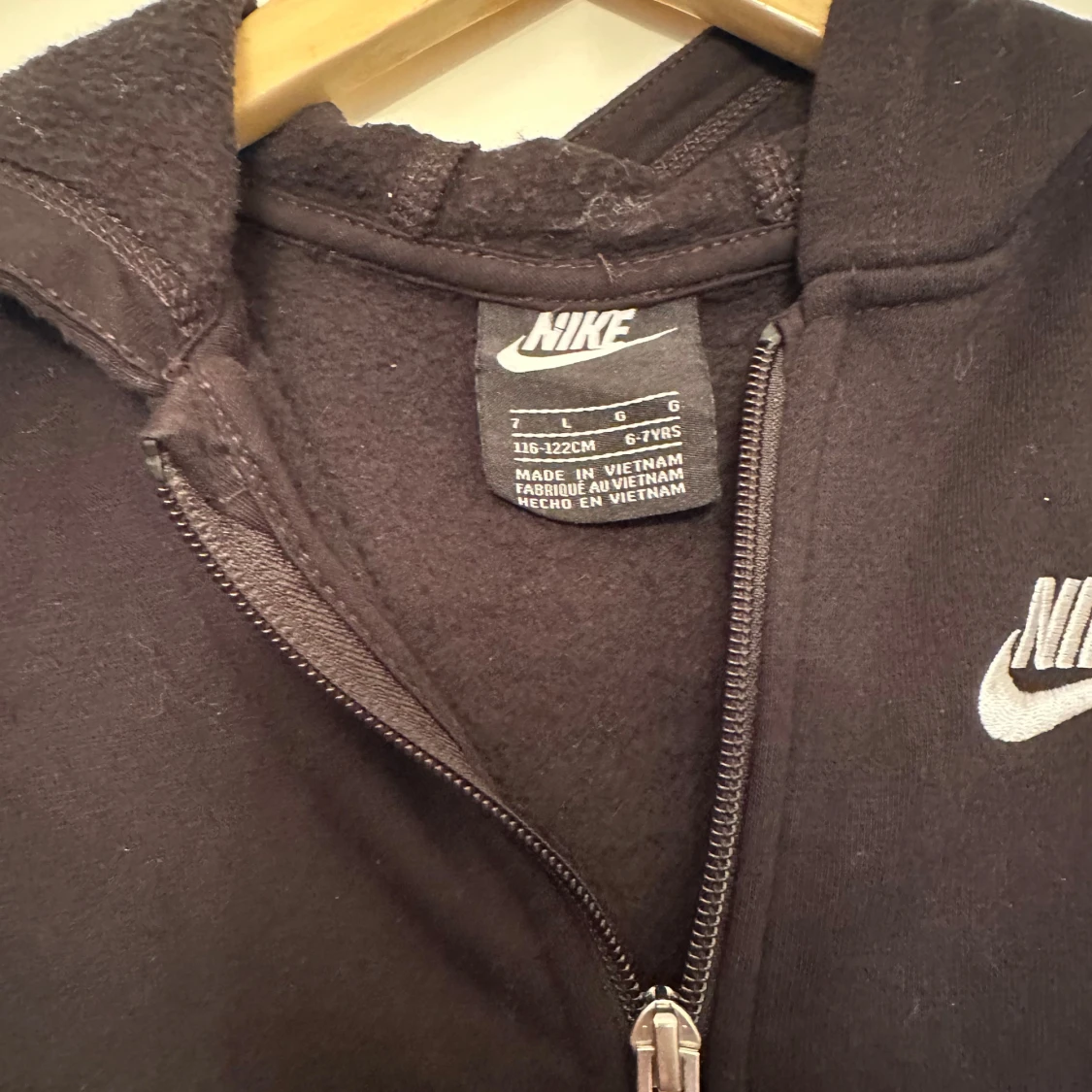 Svart Nike hoodie med dragkedja - 1