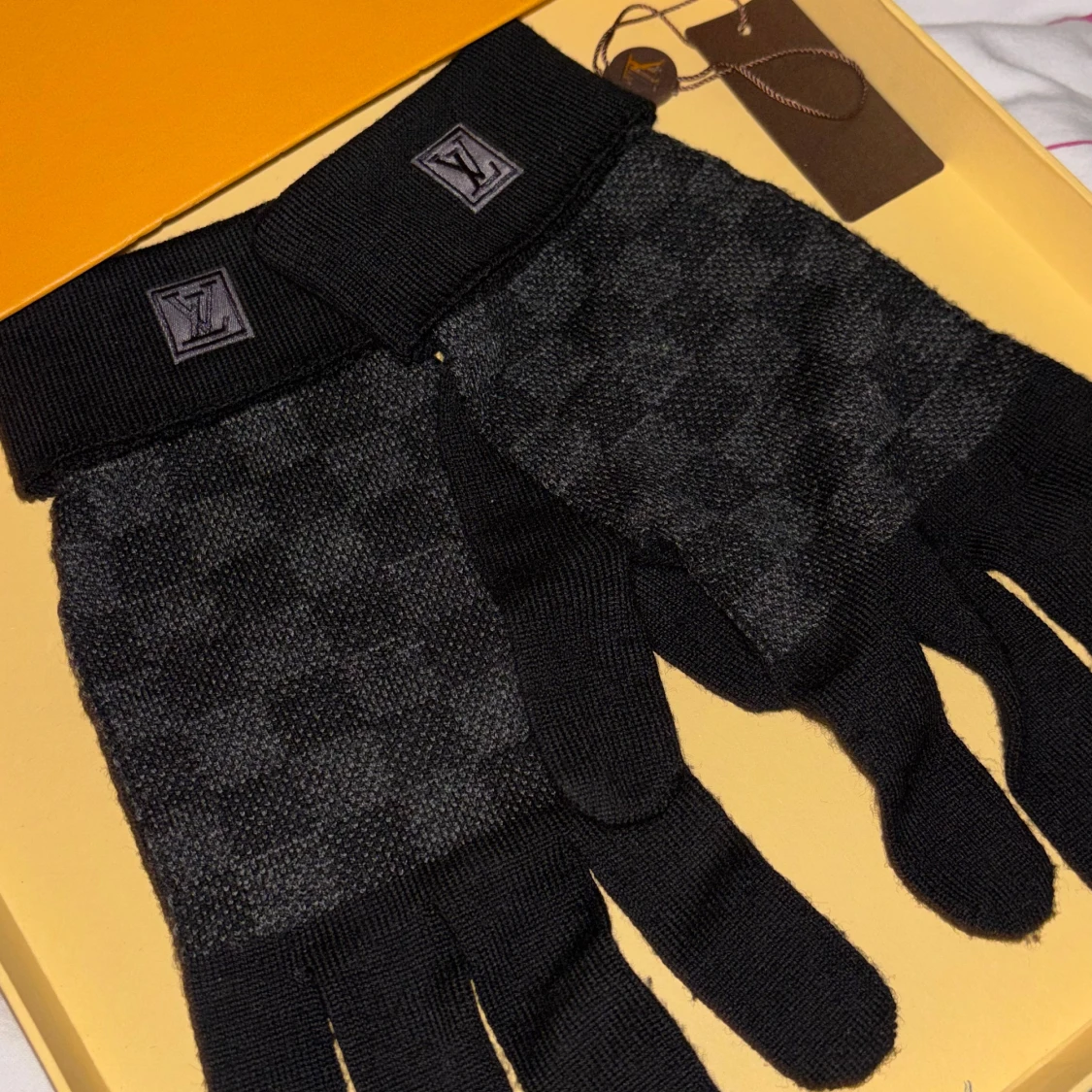 Svarta Louis Vuitton rutiga stickade vantar - 1