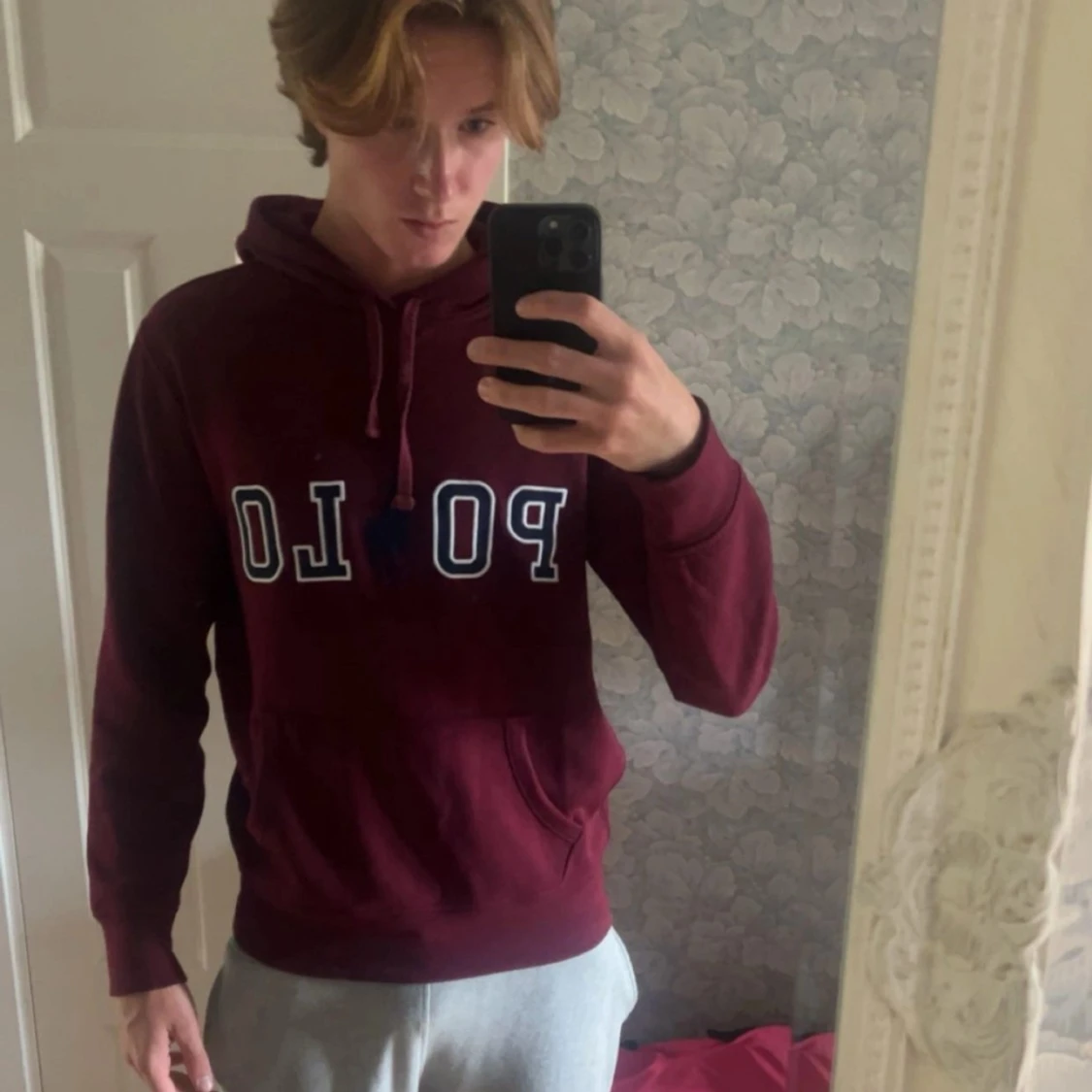 Vinröd hoodie från Polo Ralph Lauren