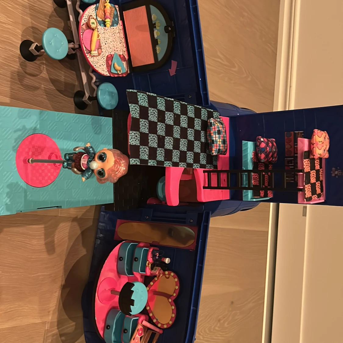 L.O.L. Surprise! (pris kan diskuteras) - 2