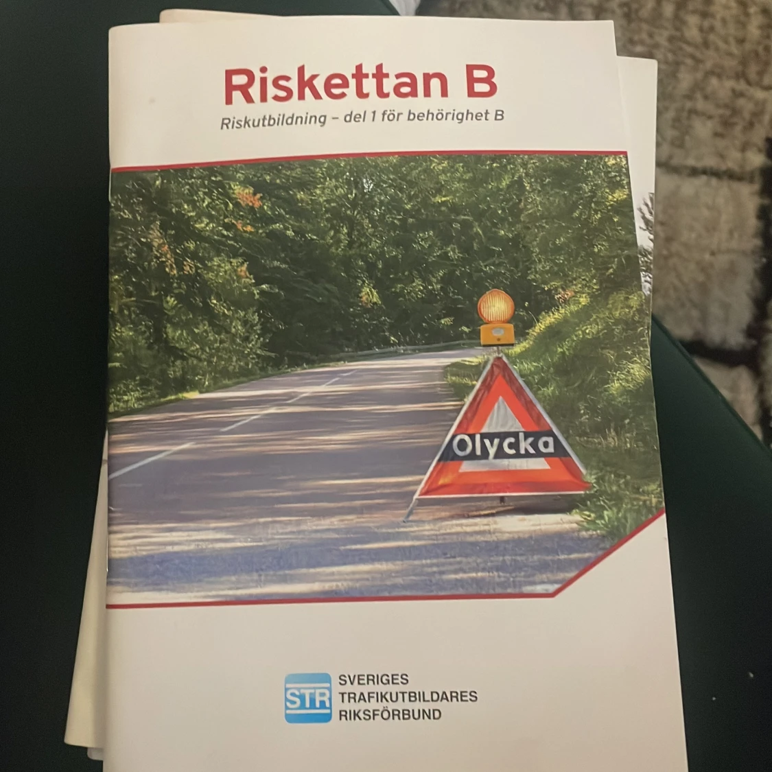 Riskettan B, Vägmärken & vägmarkeringar, Första körhäftet 1